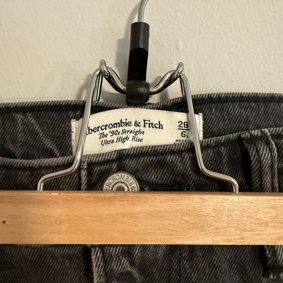 Abercrombie & Fitch Dark Gray 90s Straight Ultra High Rise (28) - Picture 5 of 8